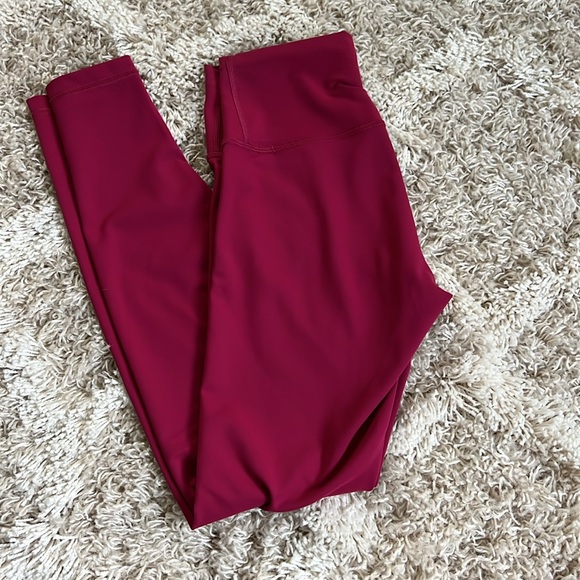 Lululemon Wonder Train High Rise Tight 28” - Picture 5 of 8